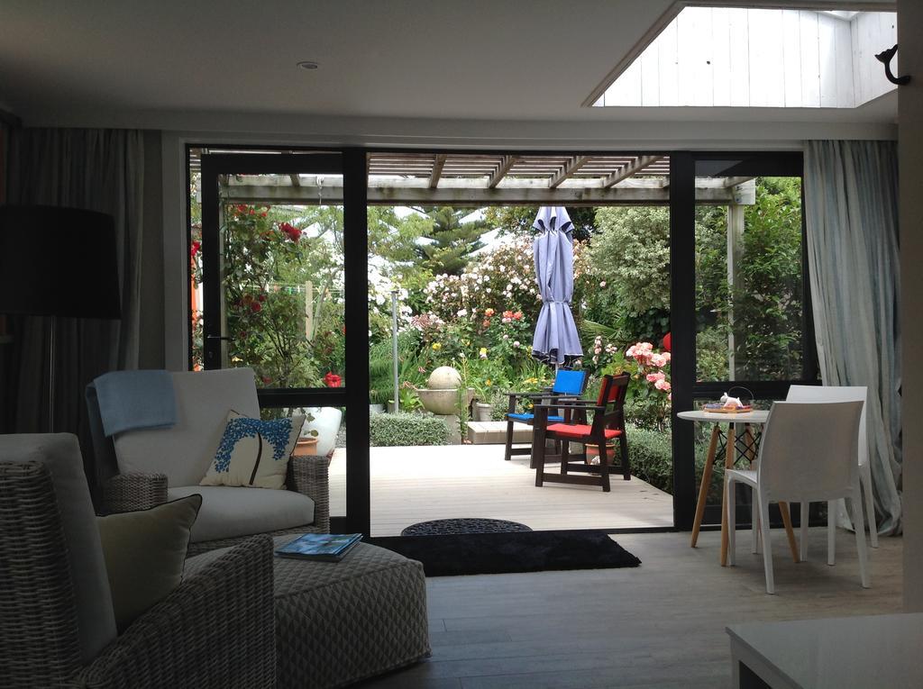 Top Floor Bed And Breakfast Paraparaumu Exterior photo